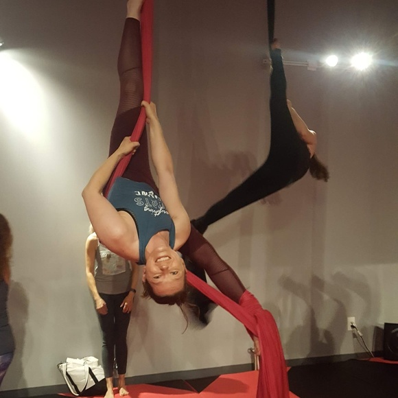 Meet your Posher, Amanda - Picture 3 of 7